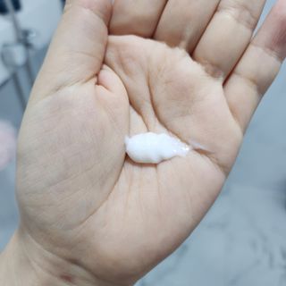 [크리스앤릴리] 애플 그래뉼 클렌징폼 — 4.5점을 준 리뷰어가 2022년 9월 올린 사용 사진