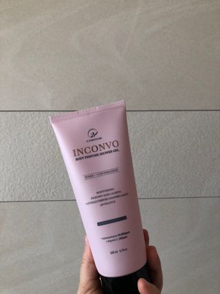 오투에니원 인컨보 바디 퍼퓸 샤워 젤 200ml — 4점을 준 리뷰어가 2023년 2월 올린 사용 사진
