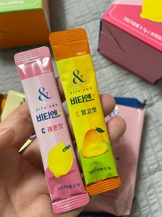 비타앤C 레몬맛, 망고맛 — 5점을 준 리뷰어가 2021년 8월 올린 사용 사진
