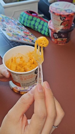프리 [요리궁리] 타입 B (매콤,치즈,매콤까르보) 꽃떡볶이 6개입 세트 — 4.5점을 준 리뷰어가 2025년 2월 올린 사용 사진