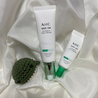 [AHC] 세이프온 에센스 선크림 올리브영 스페셜 증정 기획세트 — 4.5점을 준 리뷰어가 2022년 6월 올린 사용 사진