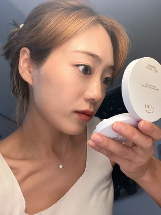 위뜨 글로시 레이어 쿠션 — 4점을 준 리뷰어가 2022년 7월 올린 사용 사진