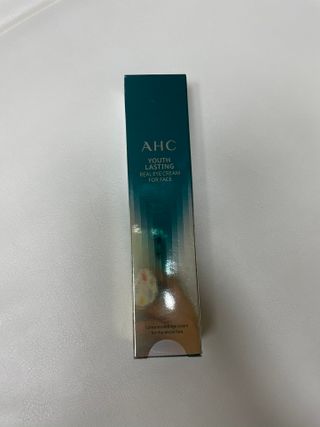 [NEW 탄력유턴 아이크림] AHC 유스 래스팅 리얼 아이크림 포 페이스 — 4.5점을 준 리뷰어가 2021년 3월 올린 사용 사진