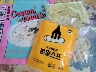 [푸딩팩토리] 로제누들떡볶이 500g / 까르보나라크림누들떡볶이 500g — 5점을 준 리뷰어가 2022년 8월 올린 사용 사진