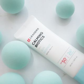 리더스코스메틱 리더스 카밍 바이오틱스 선 에센스 SPF 50+ PA++++ — 5점을 준 리뷰어가 2022년 6월 올린 사용 사진