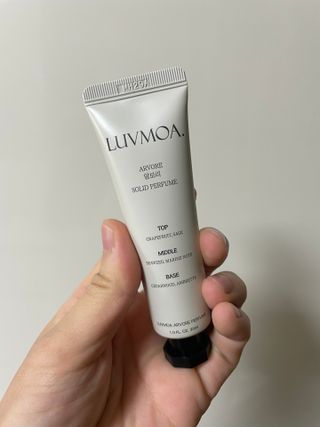 러브모아 향수 고체향수 승무원 고체향수 바르는 향수 니치향수 도손 우드세이지 앤 씨솔트 — 5점을 준 리뷰어가 2022년 10월 올린 사용 사진