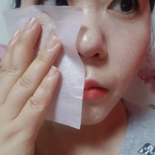 [갸스비] 메이크업은 그대로, 피지만 쏙 - BB킵 오일컨트롤 파우더 페이퍼 — 5점을 준 리뷰어가 2021년 7월 올린 사용 사진