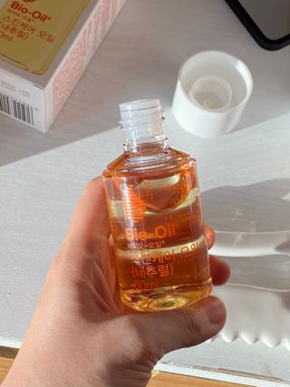 바이오오일 [바이오-오일] 스킨케어 오일 내추럴 60ml — 5점을 준 리뷰어가 2021년 10월 올린 사용 사진