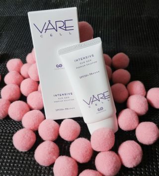 바르셀 톤업 무기자차 자외선차단제 순한 선크림 인텐시브 선 젠 50ml — 5점을 준 리뷰어가 2021년 11월 올린 사용 사진