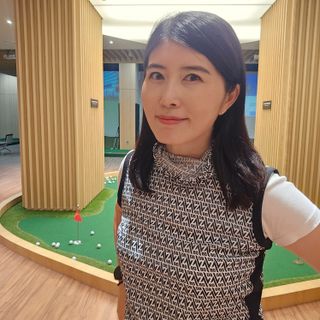 다운블로우 ~여성 기능성 스포츠 멀티 포켓 에어 스트레치 투인원 3부 쇼츠 반바지 DBC 1906 — 5점을 준 리뷰어가 2025년 4월 올린 사용 사진