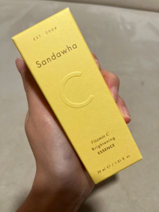 스킨큐어 산다화 비타민c 화이트닝 에센스 30ml — 3.5점을 준 리뷰어가 2023년 10월 올린 사용 사진