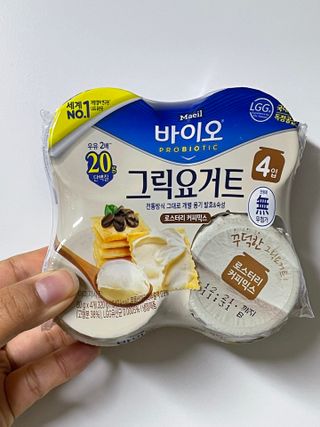 매일바이오 그릭요거트 오리지널 플레인 4개, 로스터리 커피믹스 4개 — 4.5점을 준 리뷰어가 2021년 12월 올린 사용 사진