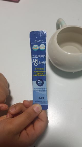 서울약사신협_프로바이오생유산균_2.5G x 100포 — 5점을 준 리뷰어가 2021년 3월 올린 사용 사진