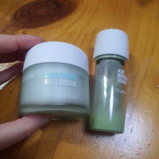 김정문알로에 큐어 큐어 알로에 리프레쉬 젤리 세럼, 큐어 알로에 하이드로 젤리 크림 — 4점을 준 리뷰어가 2021년 2월 올린 사용 사진