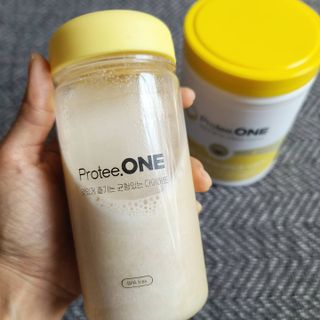 프로티원 단백질쉐이크 곡물맛 2주분 1통+보틀 — 4.5점을 준 리뷰어가 2021년 4월 올린 사용 사진