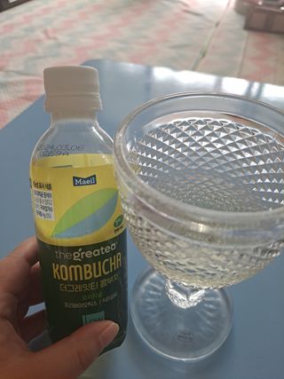 더그레잇티 콤부차 [매일유업] 더그레잇티 44kcal 콤부차 300ml *12개입 (오리지널 6개+베리리치 6개) — 5점을 준 리뷰어가 2023년 7월 올린 사용 사진
