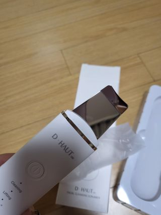 디하우트 랩 4 in 1 갈바닉 아쿠아 워터 필링기 스킨스크러버 — 4.5점을 준 리뷰어가 2021년 11월 올린 사용 사진