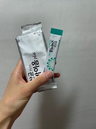 프리마인 유산균 국가지정연구소 선정, 살아있는 생유산균 200억 마리의 힘. 유산균n굿바이옴플러스 — 4.5점을 준 리뷰어가 2021년 9월 올린 사용 사진