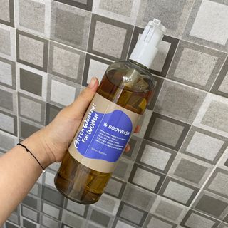 와프랩 운동하는 여성을 위한 더블유 미세먼지 세정 천연유래 약산성 바디워시 — 5점을 준 리뷰어가 2022년 4월 올린 사용 사진