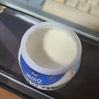 매일바이오 그릭요거트 오리지널 플레인 4개, 로스터리 커피믹스 4개 — 5점을 준 리뷰어가 2021년 12월 올린 사용 사진