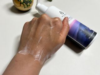 오일아리아 뉴트리 모이스처라이징 세사미 씨드 오일로션 & 데일리 디톡스 세사미 그라운즈 바디스크럽 — 5점을 준 리뷰어가 2023년 6월 올린 사용 사진