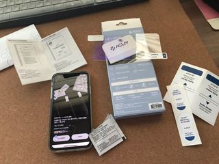 아클리브 Premium 항균 항바이러스 액정 보호필름(iPhone) — 4점을 준 리뷰어가 2022년 2월 올린 사용 사진