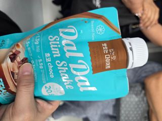 달달슬림쉐이크 구매평★달달슬림 맛있는 단백질 쉐이크 파우치 다이어트 식사대용 프로틴 파우더 보충제 — 4.5점을 준 리뷰어가 2025년 8월 올린 사용 사진