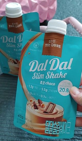 달달슬림쉐이크 프리 (릴스) 달달슬림 맛있는 단백질 쉐이크 파우치 다이어트 식사대용 프로틴 파우더 보충제 — 5점을 준 리뷰어가 2025년 8월 올린 사용 사진