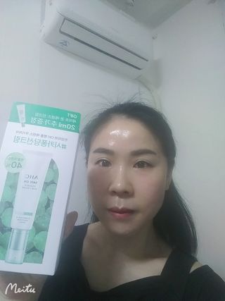 [AHC] 세이프온 에센스 선크림 올리브영 스페셜 증정 기획세트 — 5점을 준 리뷰어가 2022년 6월 올린 사용 사진