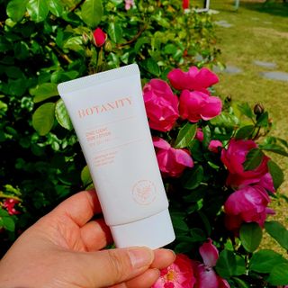 보타니티 촉촉수분자차 아쿠아핏 선 에센스 50ml + 보송톤업자차 징크 선 로션 50ml SPF50+ PA++++ (4/25) — 5점을 준 리뷰어가 2022년 5월 올린 사용 사진