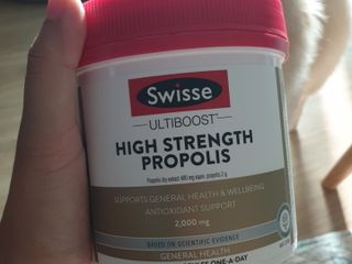 Swisse 스위스 고함량 프로폴리스 2,000mg 210정 — 5점을 준 리뷰어가 2021년 11월 올린 사용 사진