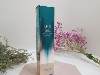 [NEW 탄력유턴 아이크림] AHC 유스 래스팅 리얼 아이크림 포 페이스 — 5점을 준 리뷰어가 2021년 2월 올린 사용 사진