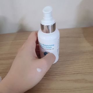 약손명가코스메틱 에오스보떼 아쿠아 모이스처라이징 워터 크림 — 5점을 준 리뷰어가 2022년 1월 올린 사용 사진