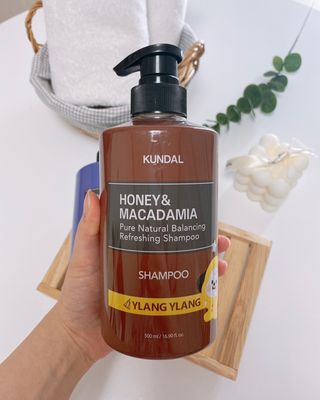 쿤달 [KUNDAL 공식] 프리미엄 헤어 케어 스페셜 세트 샴푸 500ml &amp; 트리트먼트 500ml — 5점을 준 리뷰어가 2021년 3월 올린 사용 사진