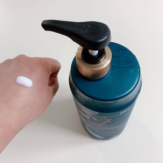 [포레스트스토리] 탈모증상완화 샴푸 1,000ml — 5점을 준 리뷰어가 2022년 3월 올린 사용 사진