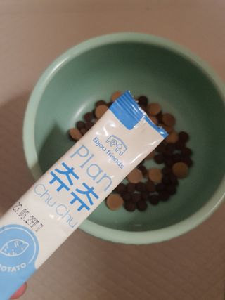 비쥬프렌즈 플랜 츄츄&건강 코어(장/관절/피모 분말) — 5점을 준 리뷰어가 2022년 8월 올린 사용 사진