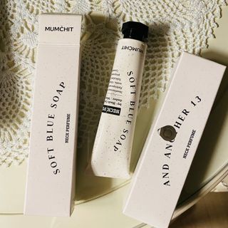 멈칫(MUMCHIT) 넥퍼퓸 NECKPERFUME 2가지 향 — 5점을 준 리뷰어가 2021년 11월 올린 사용 사진