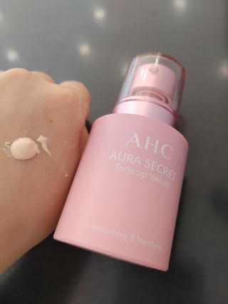 AHC 아우라 시크릿 톤업 벨벳 — 4점을 준 리뷰어가 2021년 4월 올린 사용 사진