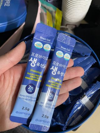 서울약사신협_프로바이오생유산균_2.5G x 100포 — 2.5점을 준 리뷰어가 2021년 4월 올린 사용 사진