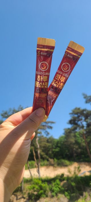 힘내라김홍삼 하루홍삼정스틱 10g x 10포 — 5점을 준 리뷰어가 2021년 5월 올린 사용 사진