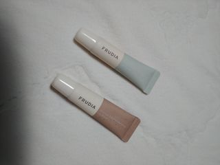 [후르디아] 올리브영 착한보습 비건 립버터 2종 — 5점을 준 리뷰어가 2021년 12월 올린 사용 사진