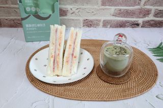 [뷰캔] 건강한 식사대용 앰퍼샌드 단백질 쉐이크 초코&말차 50g — 5점을 준 리뷰어가 2022년 6월 올린 사용 사진
