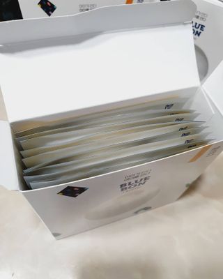 [블루 본 아이노우] 유아용 컬러마스크 40 PCS SET 2중 택 1 — 5점을 준 리뷰어가 2021년 4월 올린 사용 사진