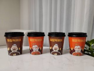유비쿡 컵떡볶이 매운컵떡볶이2개/ 짜장컵떡볶이 2개  총 4개세트 — 5점을 준 리뷰어가 2021년 6월 올린 사용 사진