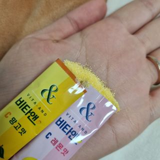 비타앤C 레몬맛, 망고맛 — 5점을 준 리뷰어가 2021년 5월 올린 사용 사진
