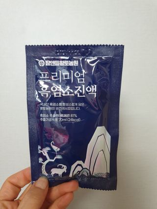 참앤들황토농원 국내산 흑염소를 정성스럽게 담은, 프리미엄 흑염소 진액 70ml x 30포 1박스 — 5점을 준 리뷰어가 2023년 1월 올린 사용 사진