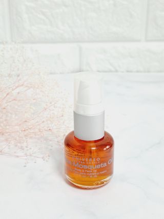 유니베르소 로즈힙 오일 15ml — 5점을 준 리뷰어가 2021년 6월 올린 사용 사진
