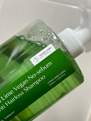 닥터시드 티트리 앤 라임 비건 지성케어 쿨 탈모 샴푸 (1000ml) — 5점을 준 리뷰어가 2024년 4월 올린 사용 사진