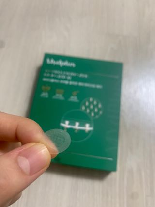 마이디플러스 트러블 릴리프 케어 마이크로 패치 1박스 2매 — 5점을 준 리뷰어가 2021년 11월 올린 사용 사진