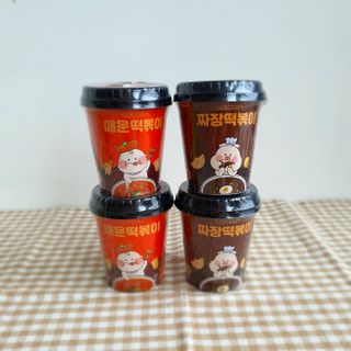 유비쿡 컵떡볶이 매운컵떡볶이2개/ 짜장컵떡볶이 2개  총 4개세트 — 5점을 준 리뷰어가 2021년 4월 올린 사용 사진